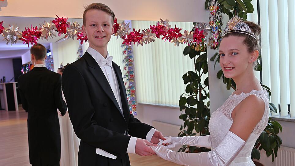 &#8202;Junges Paar aus Bad Ischl eröffnet beim Opernball