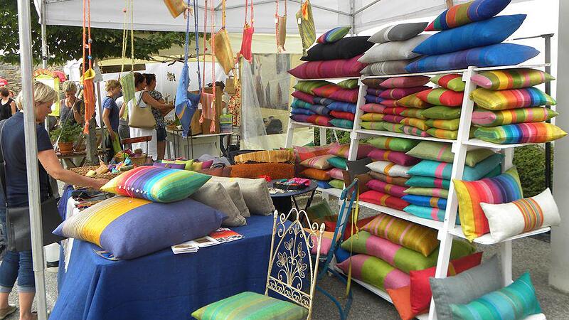 Webermarkt:Textile Welt in der Haslacher Auslage