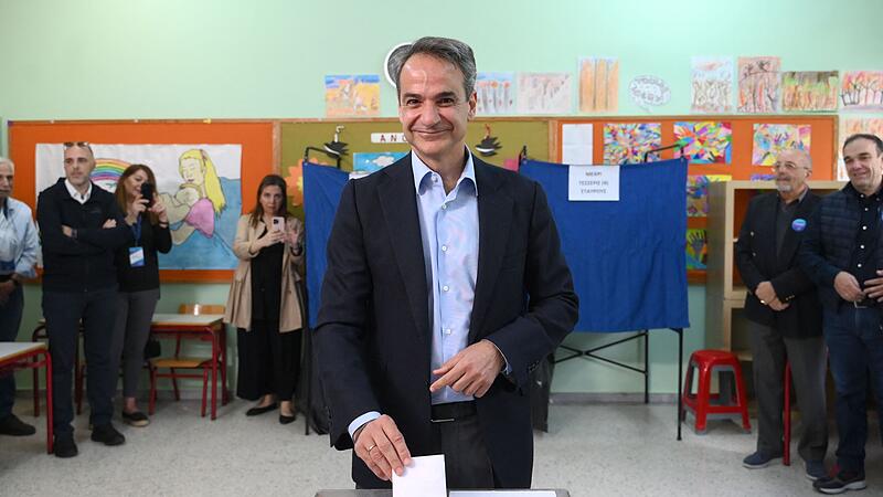 Greek prime minister wins elections but falls short of majority