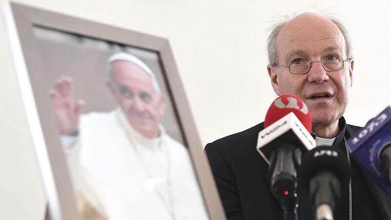 Schönborn: "Massive Angriffswelle" auf Papst Franziskus nach der Synode