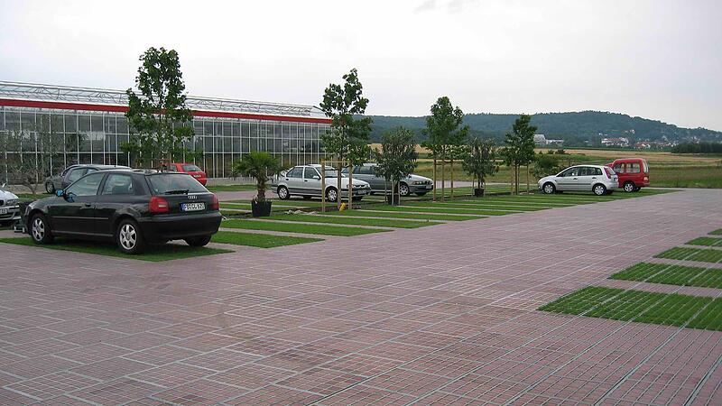 Solides Parkplatzbauen ohne Bodenversiegelung