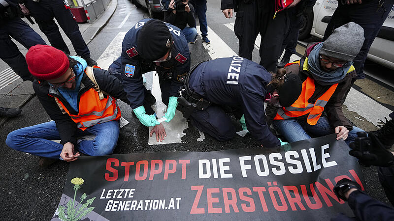 Demonstrativer Zusammenhalt: Die Klimabewegung rückt zusammen