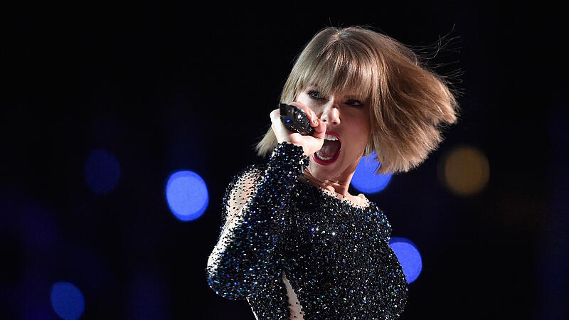 Taylor Swift zelebriert das Drama und schenkt ihren abgelegten Gspusis ein
