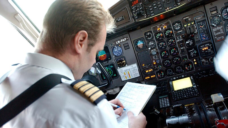 US-Flugzeug: Pilot wollte Triebwerke im Flug abschalten