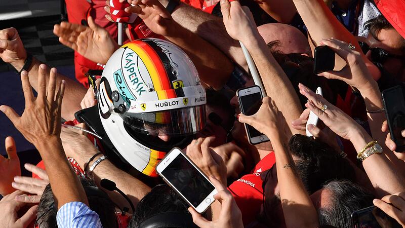 Sieg in Melbourne: Vettel lässt sich feiern