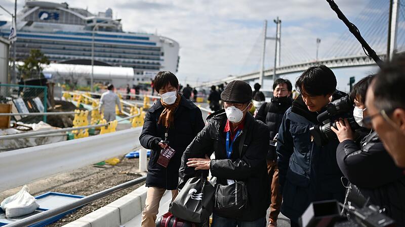 Coronavirus: Erste Passagiere verlassen Kreuzfahrtschiff