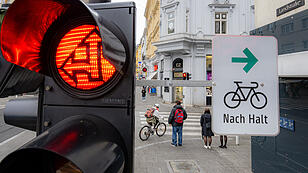 Rechtsabbiegen bei Rot für Radfahrer:innen