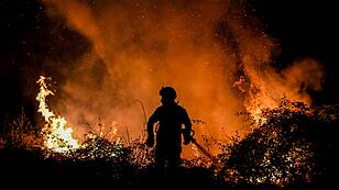 TOPSHOT-PORTUGAL-ENVIRONMENT-WILDFIRE